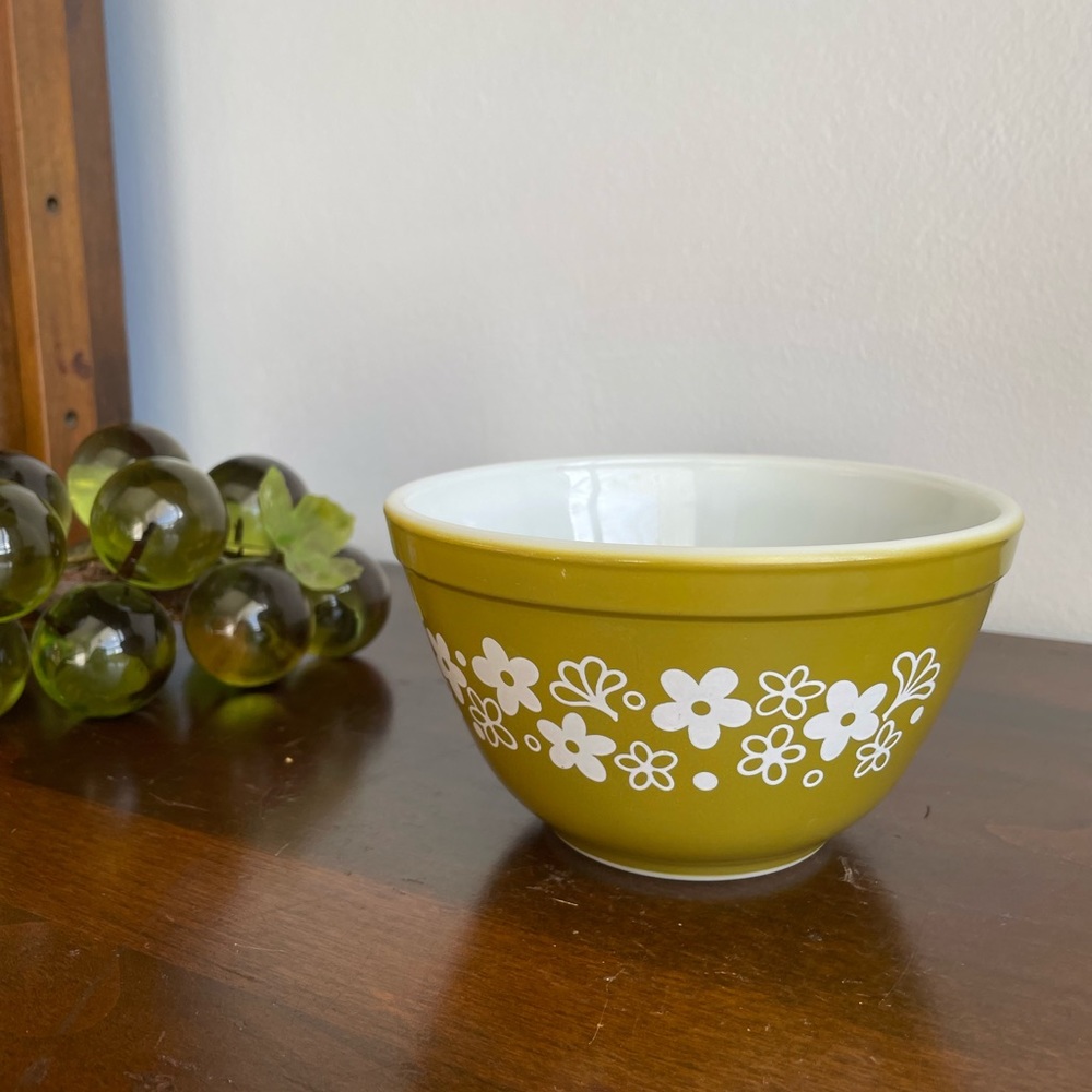 Vintage MCM Small Crazy Daisy Pyrex Mixing Bowl